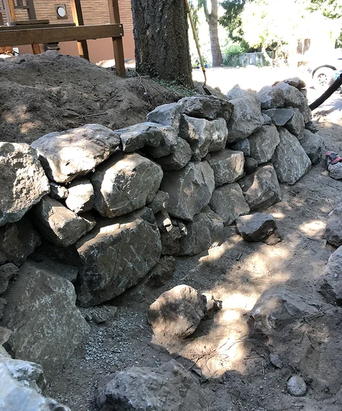Rock walls landscaping in Des Moines
